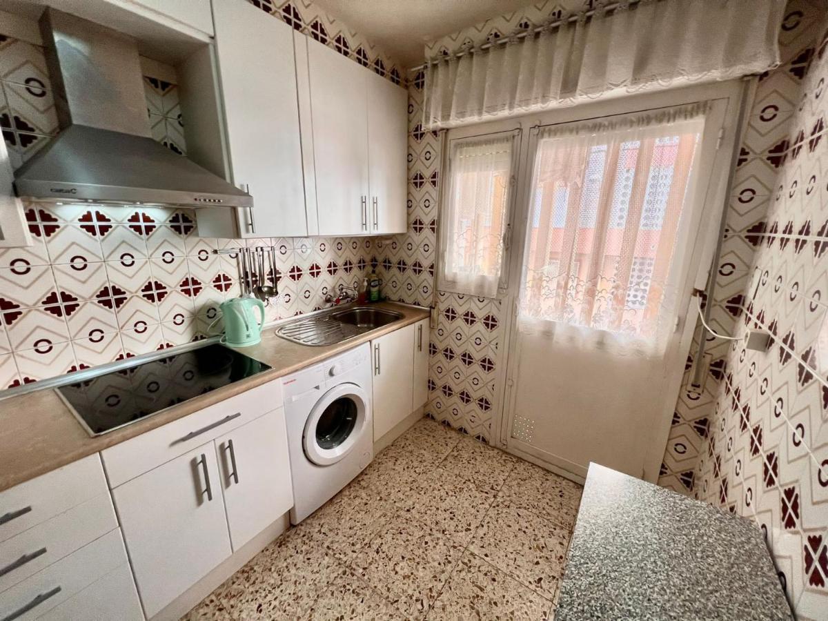 Uroczy Apartament Przy Playa De Los Locos Torrevieja Exterior foto