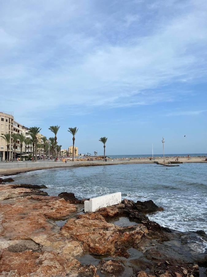 Uroczy Apartament Przy Playa De Los Locos Torrevieja Exterior foto
